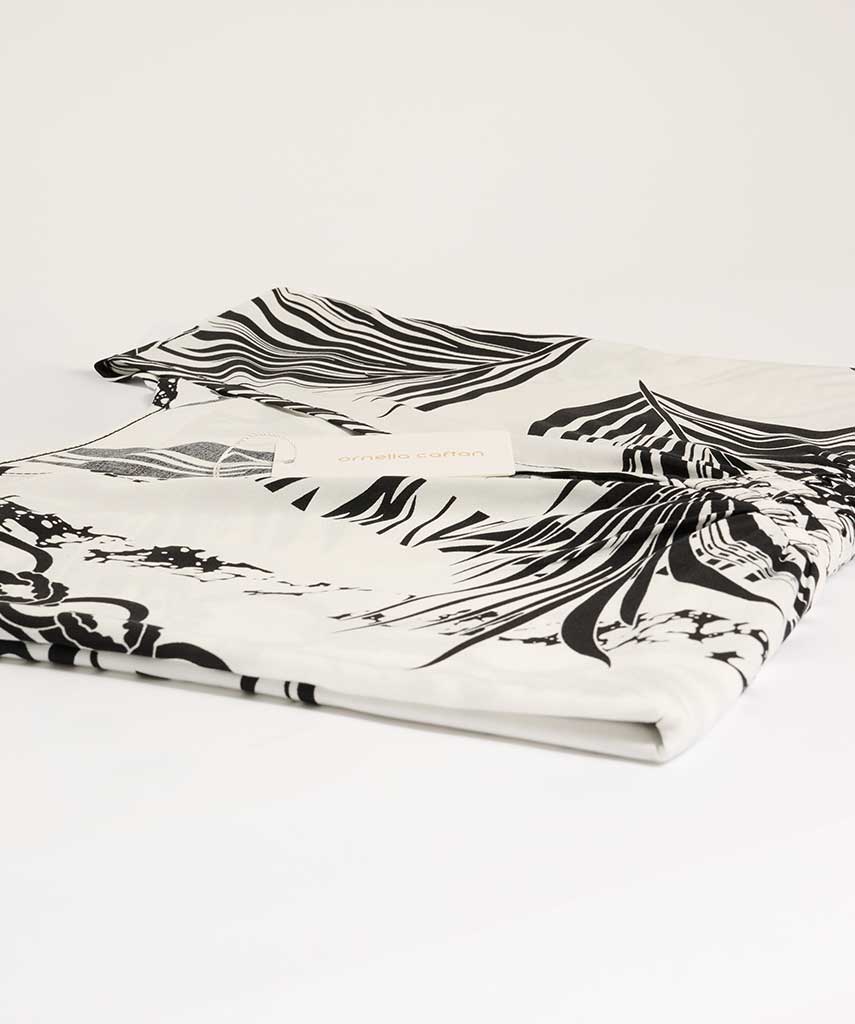 Kaftan Sienna Zuri - Tropical Preto e Branco